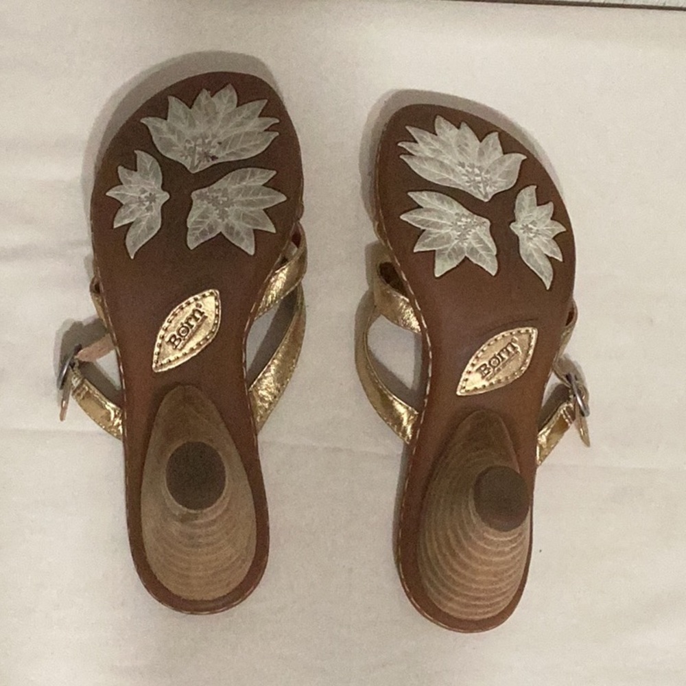 Born Women's Tan and Gold Strappy Low-Heel Sandals - Picture 6 of 7